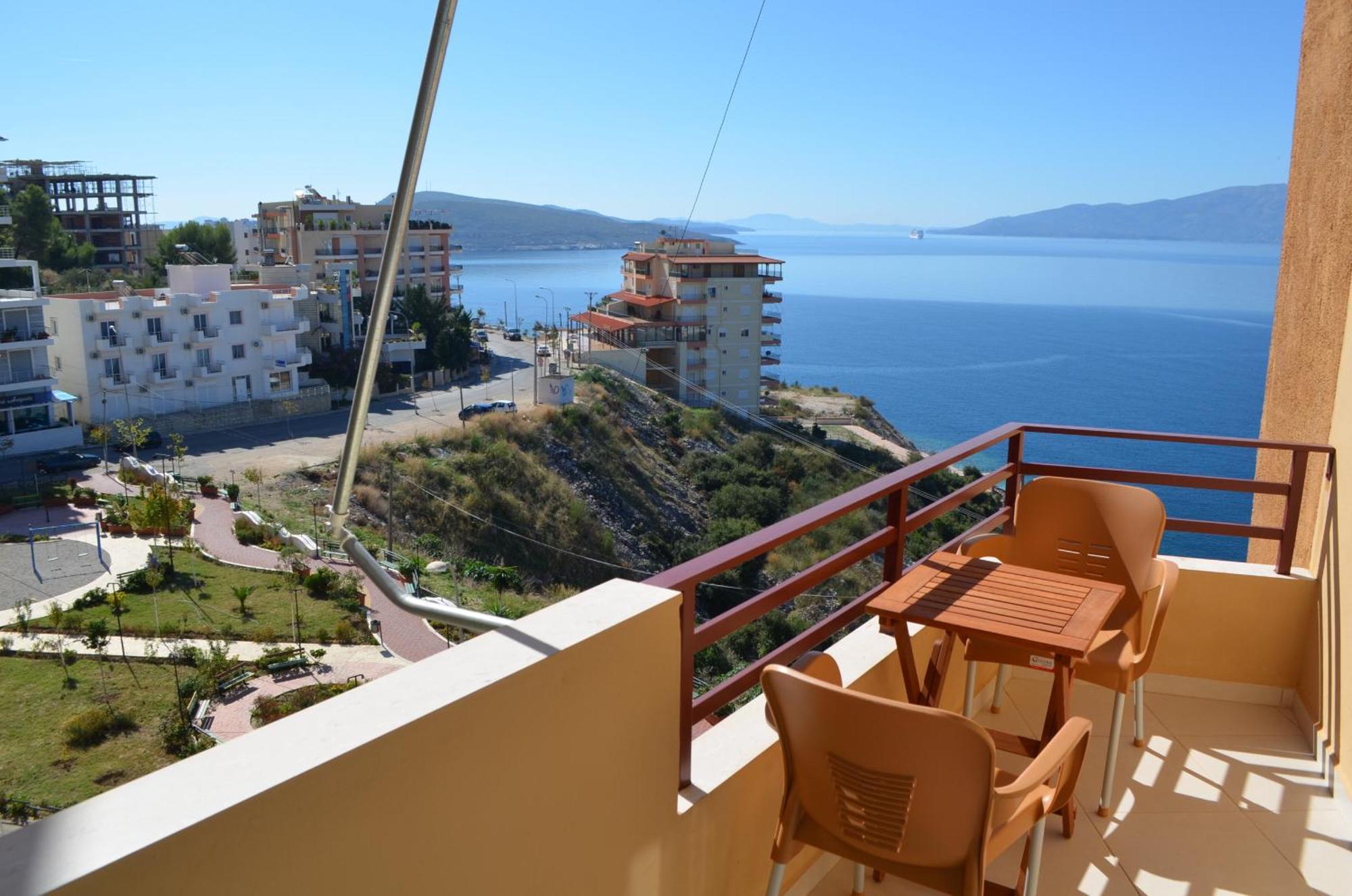 Ferienwohnung Sunset Penthouse Sarandë Exterior foto