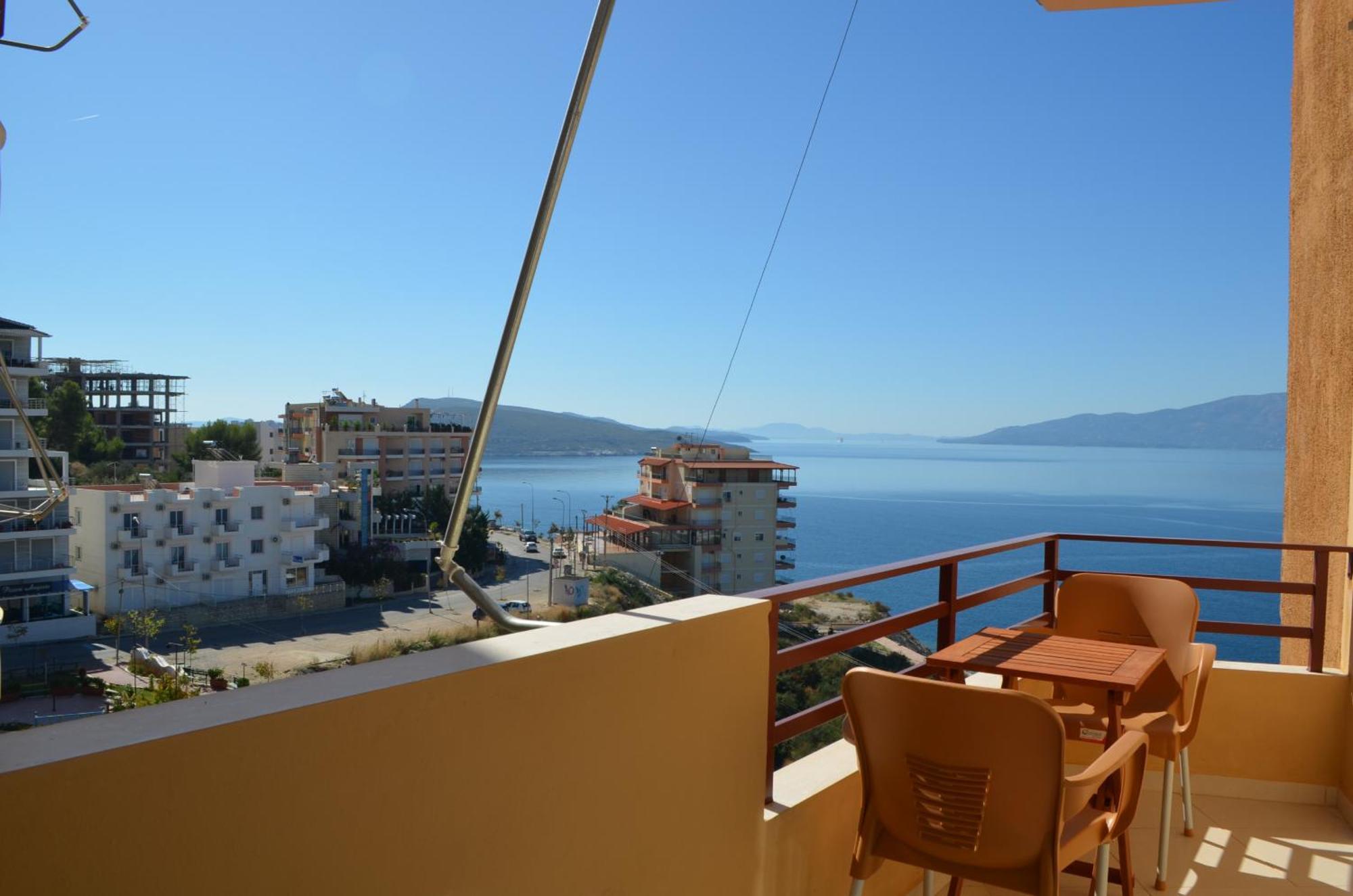 Ferienwohnung Sunset Penthouse Sarandë Exterior foto