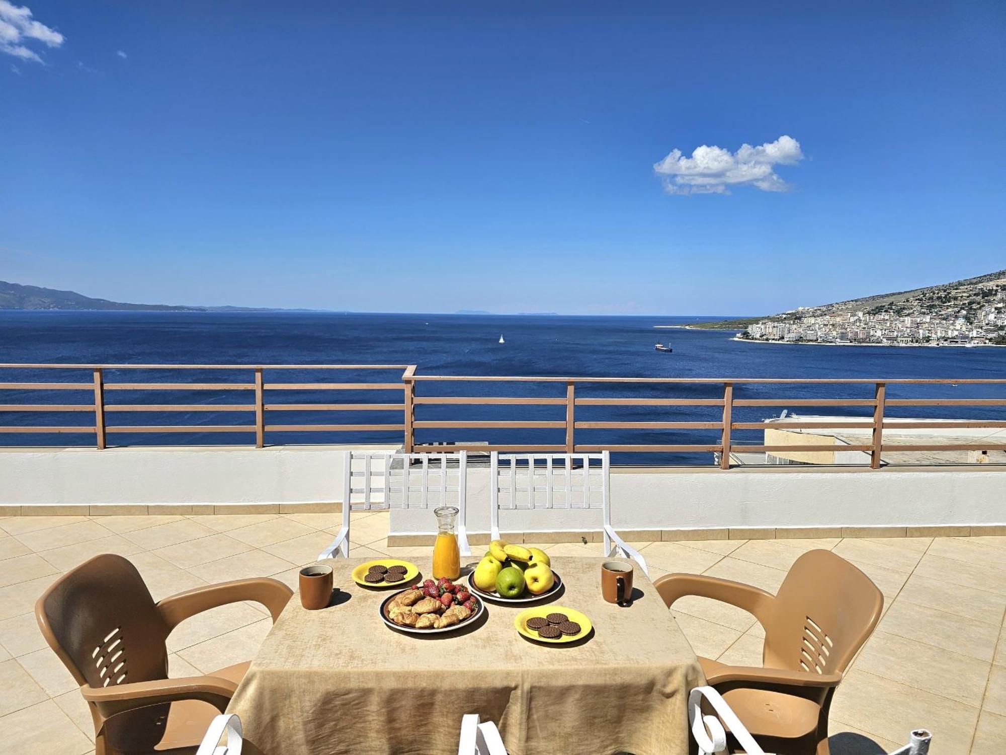 Ferienwohnung Sunset Penthouse Sarandë Exterior foto