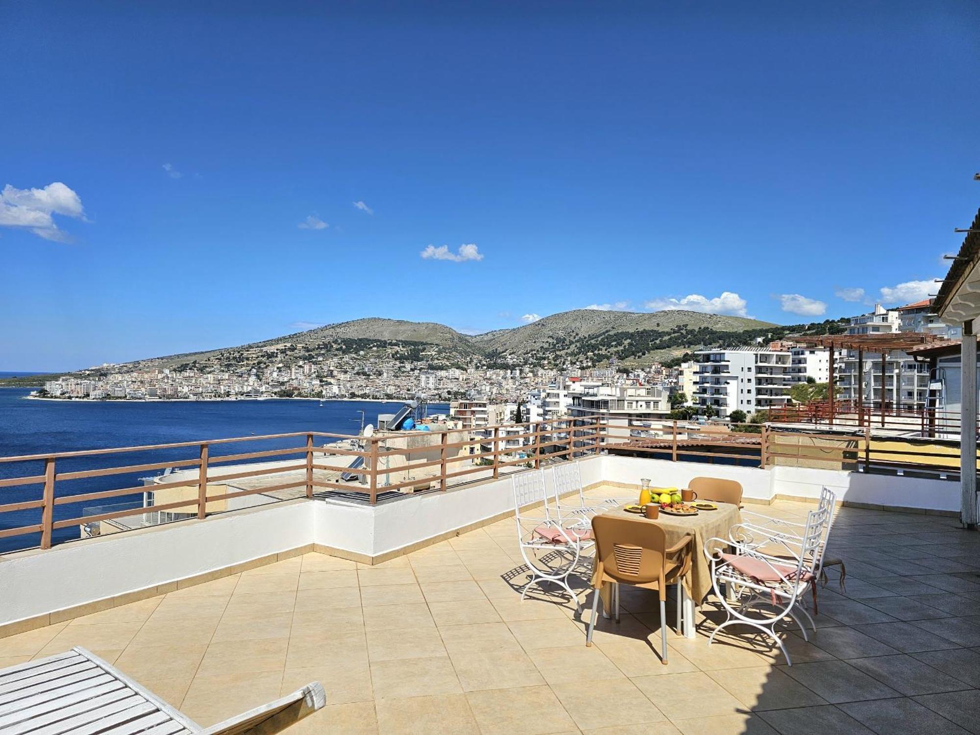 Ferienwohnung Sunset Penthouse Sarandë Exterior foto